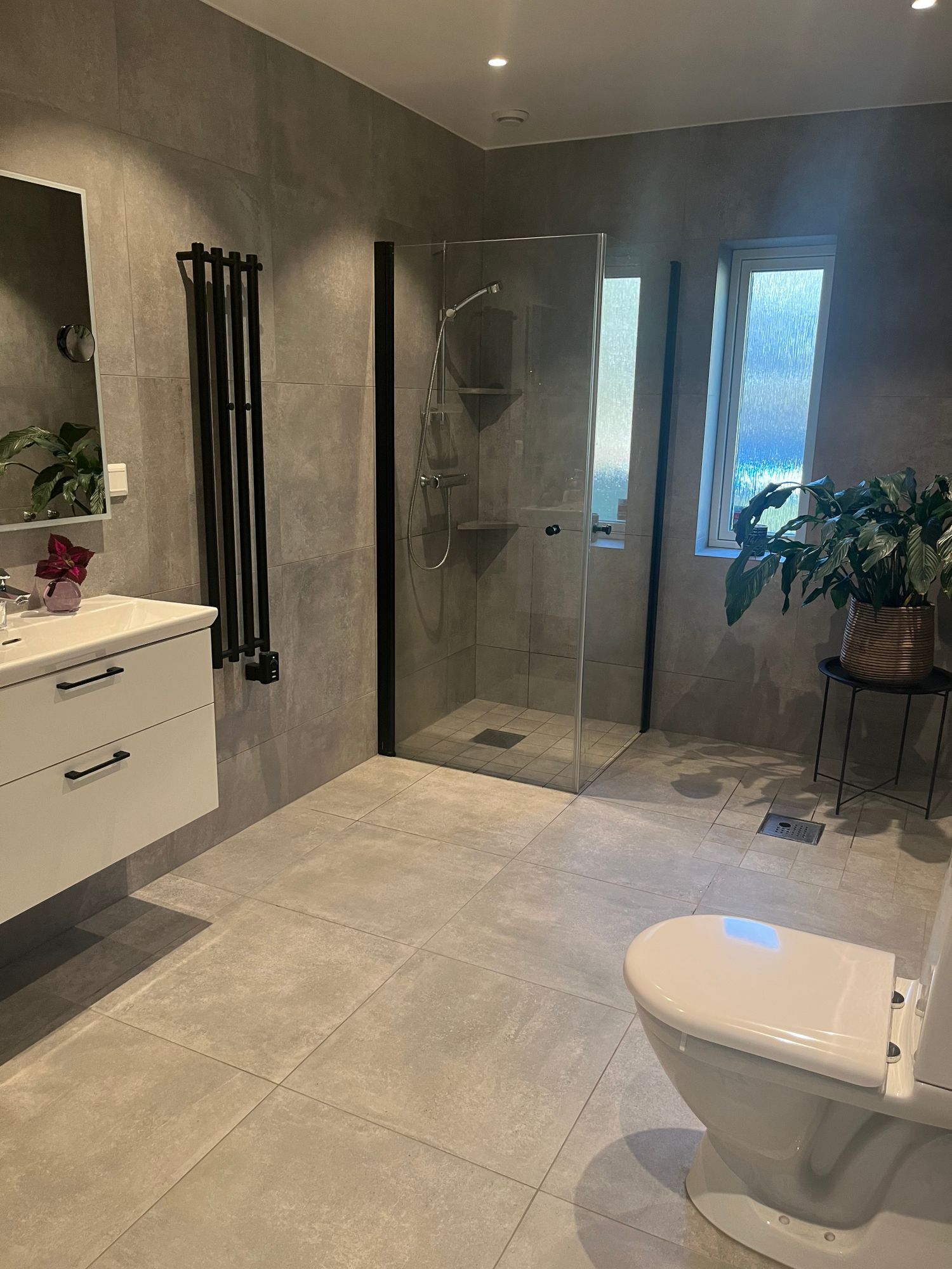 Modern, havsnära sommaroas på idylliska Dalarö – bild 10 av 11