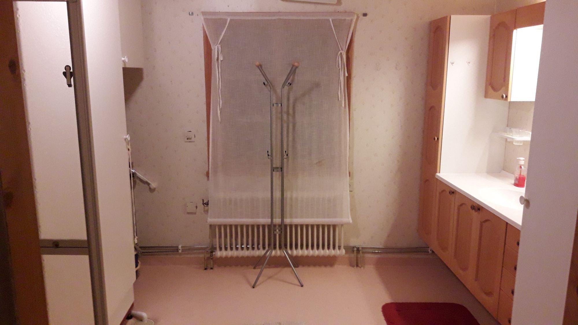 Charmig stuga – bild 6 av 7