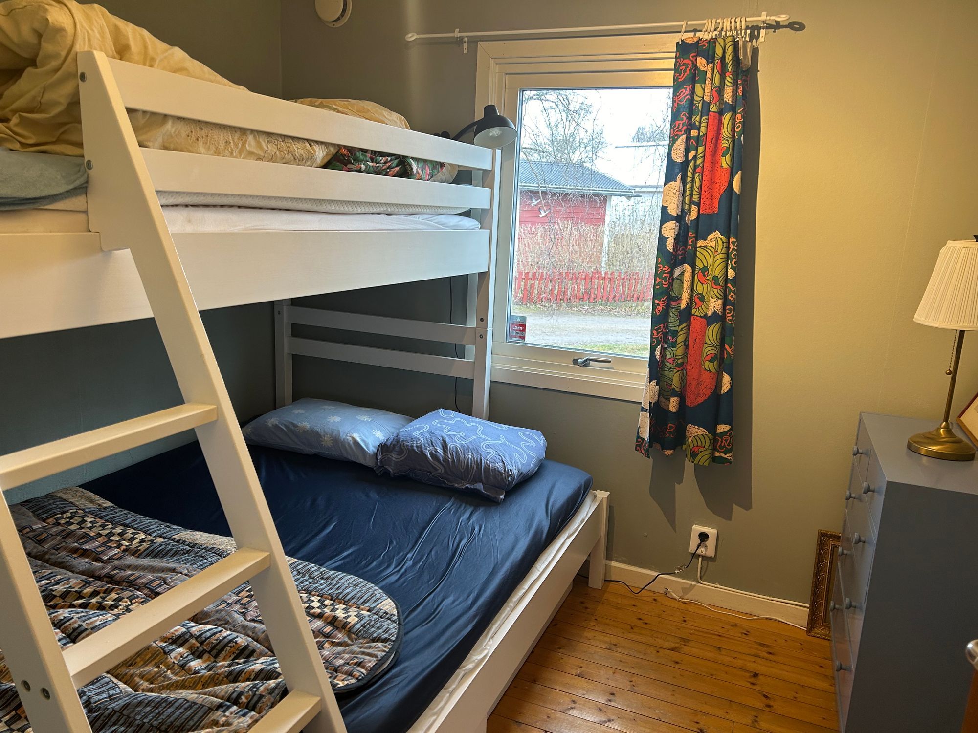 Stuga i Sandviks stugområde söder om Kalmar – bild 8 av 15