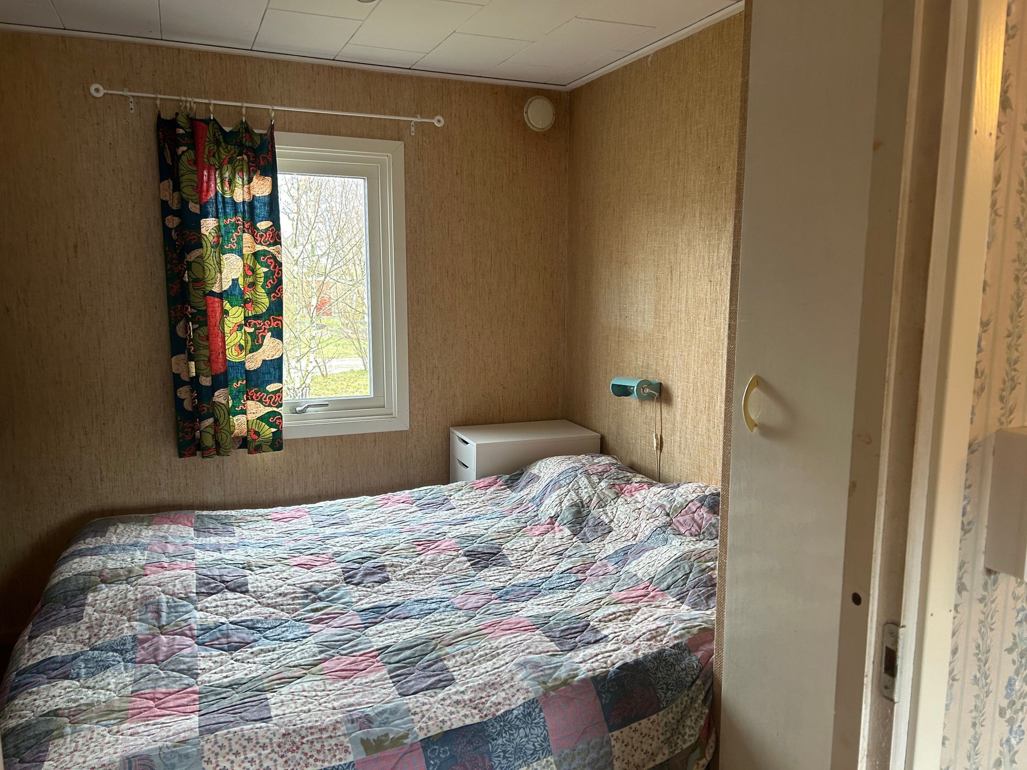 Stuga i Sandviks stugområde söder om Kalmar – bild 7 av 15