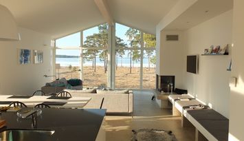 Havsnära arkitektritad villa