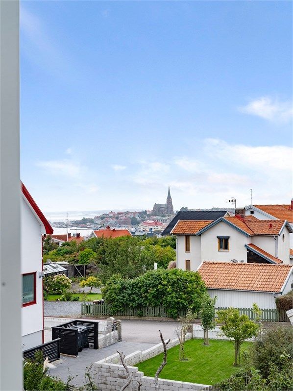 Rymlig villa i Lysekil – bild 4 av 15