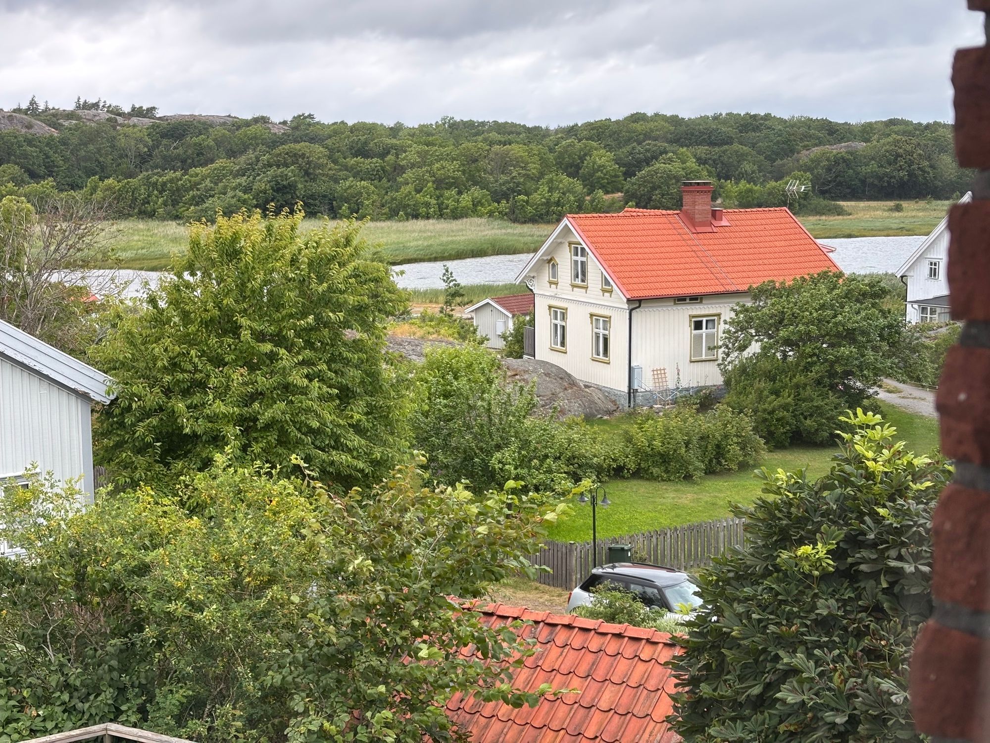 Rymlig övervåning i villa på Orust,Hälleviksstrand – bild 23 av 23