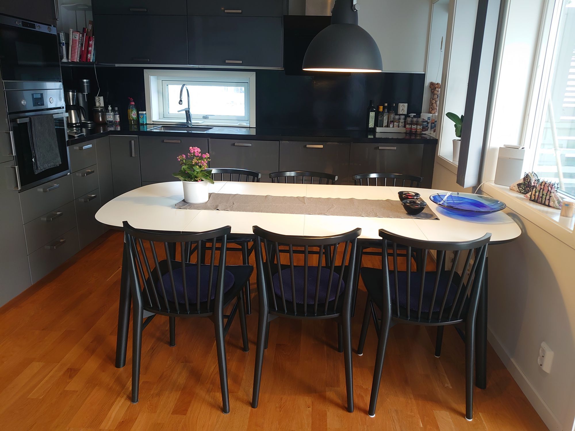 Arkitektritat modernt funkishus i Byxelkrok – bild 7 av 24