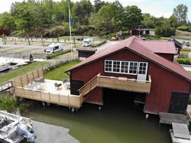 Vacation Home in boathouse.