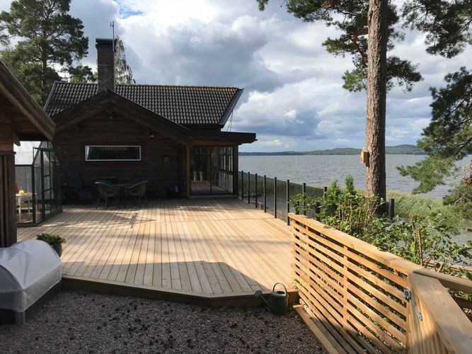 Hyra stuga i Karlstad , Segerstad. Unik timmerstuga vid Vänerns strand.