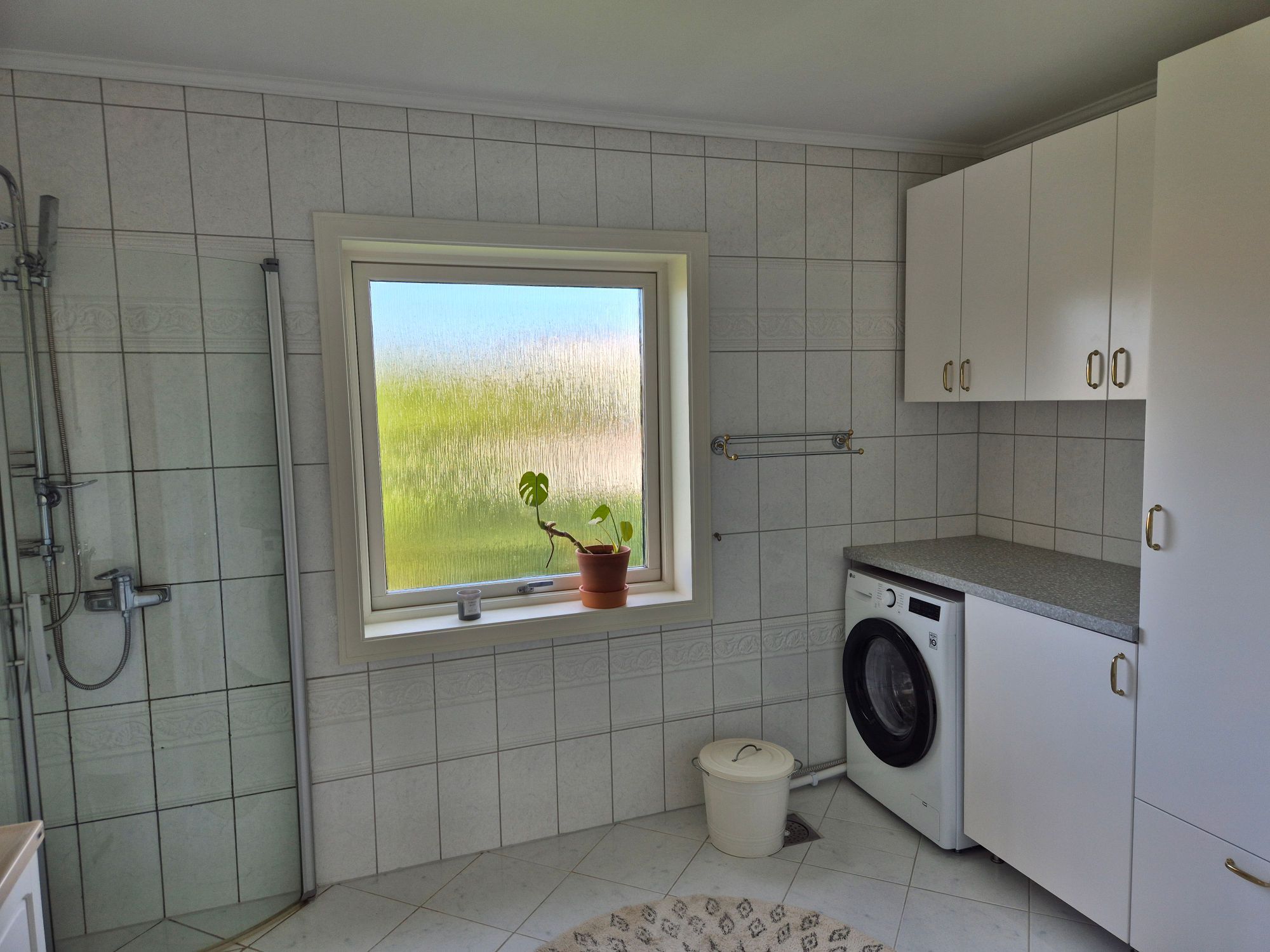 Härligt hus och trägård på västra Tjörn – bild 9 av 22