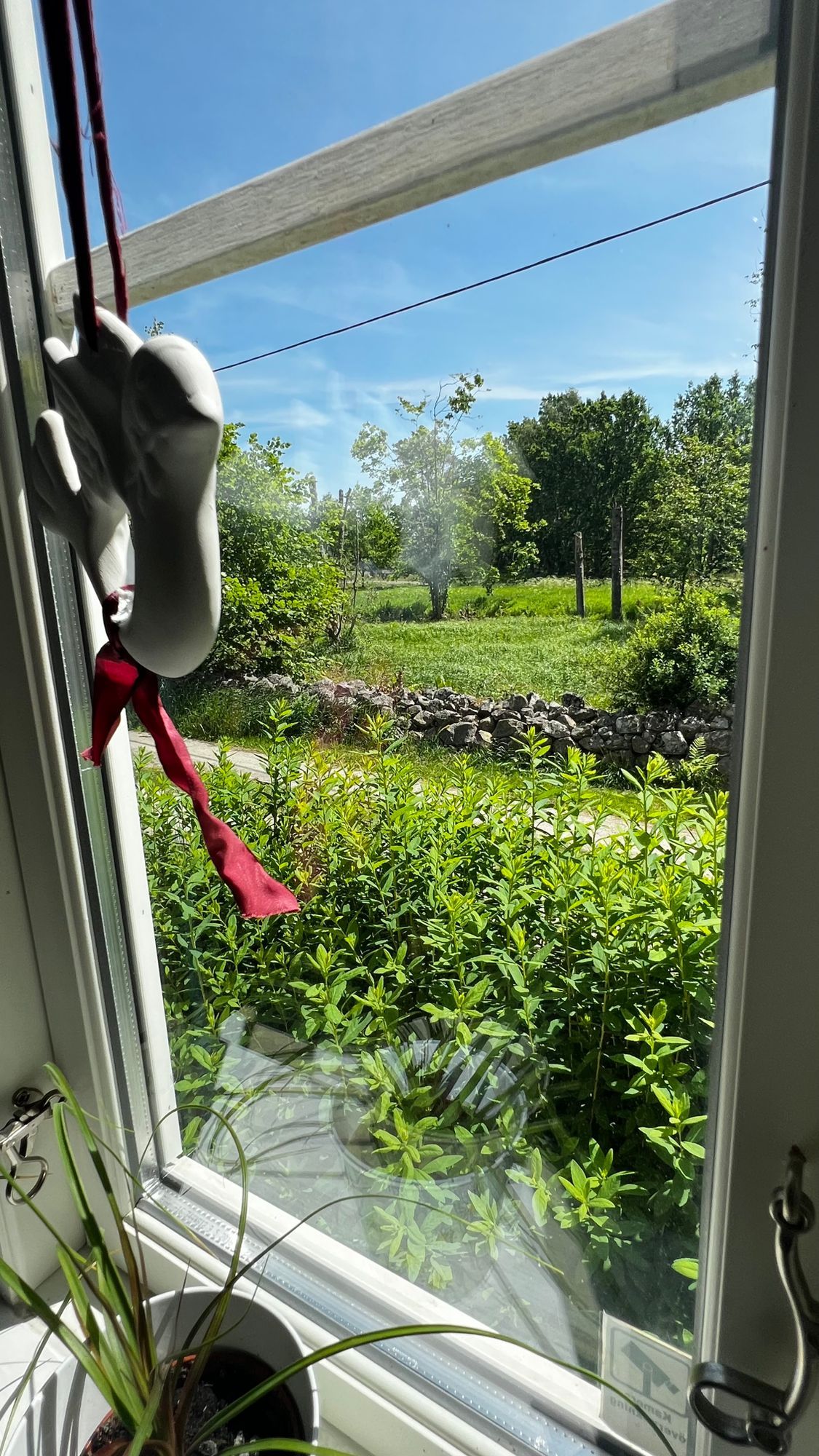 Trevlig solig stuga med terrass. – bild 7 av 12