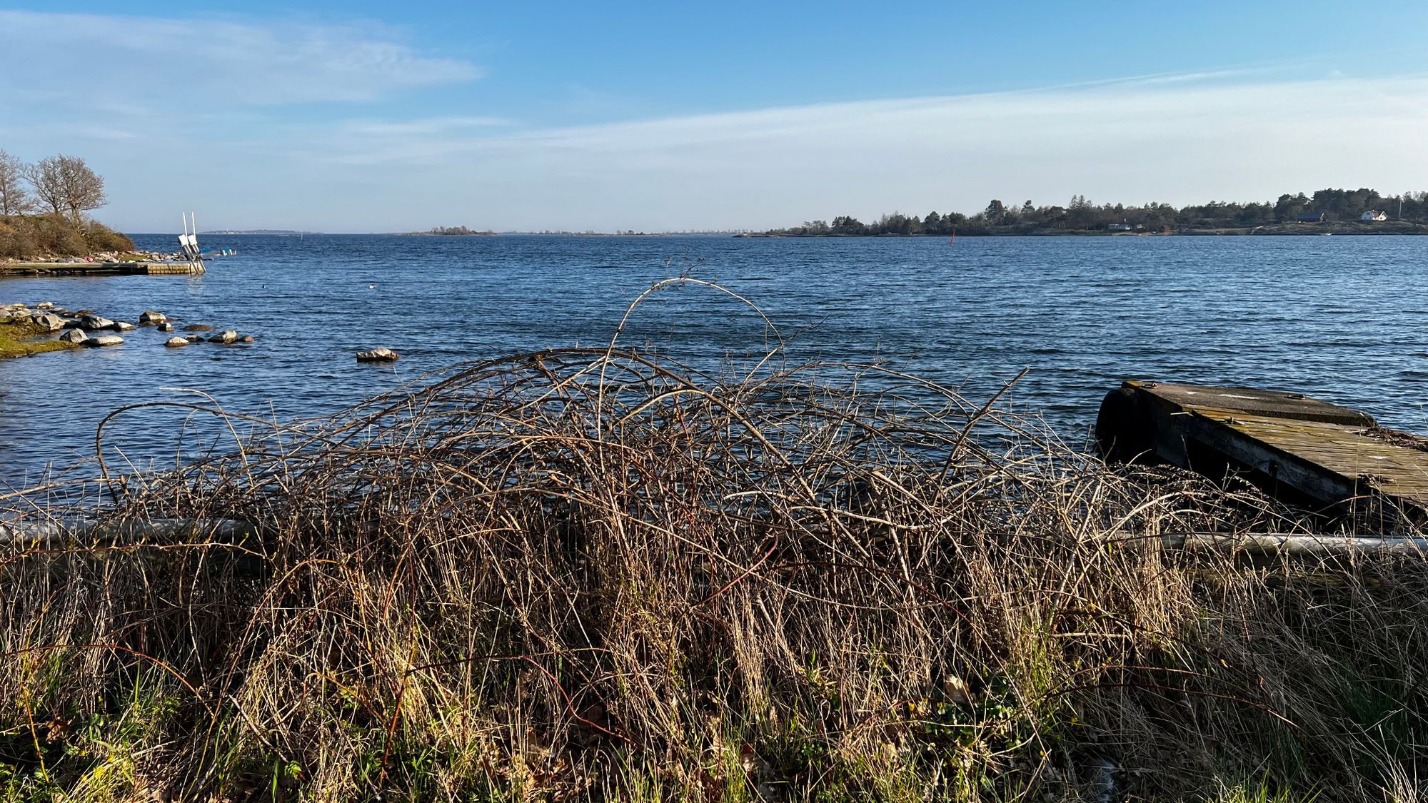 Trevlig solig stuga med terrass. – bild 11 av 12