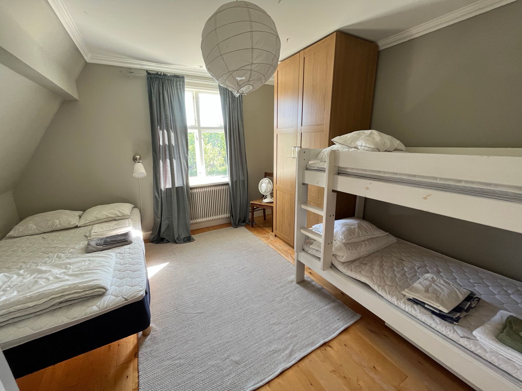 Villa med separat gårdshus – bild 7 av 13