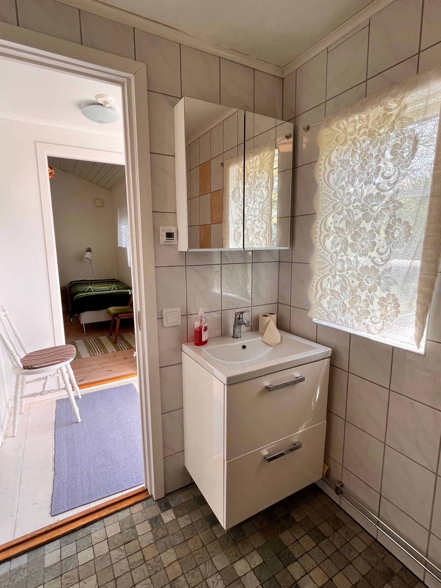 Gårdshus på Hamnvägen i Burgsvik – bild 7 av 13