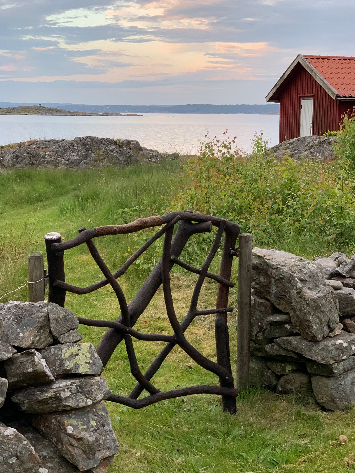 Litet hus nära havet, Hakefjorden sydöstra Tjörn – bild 14 av 15