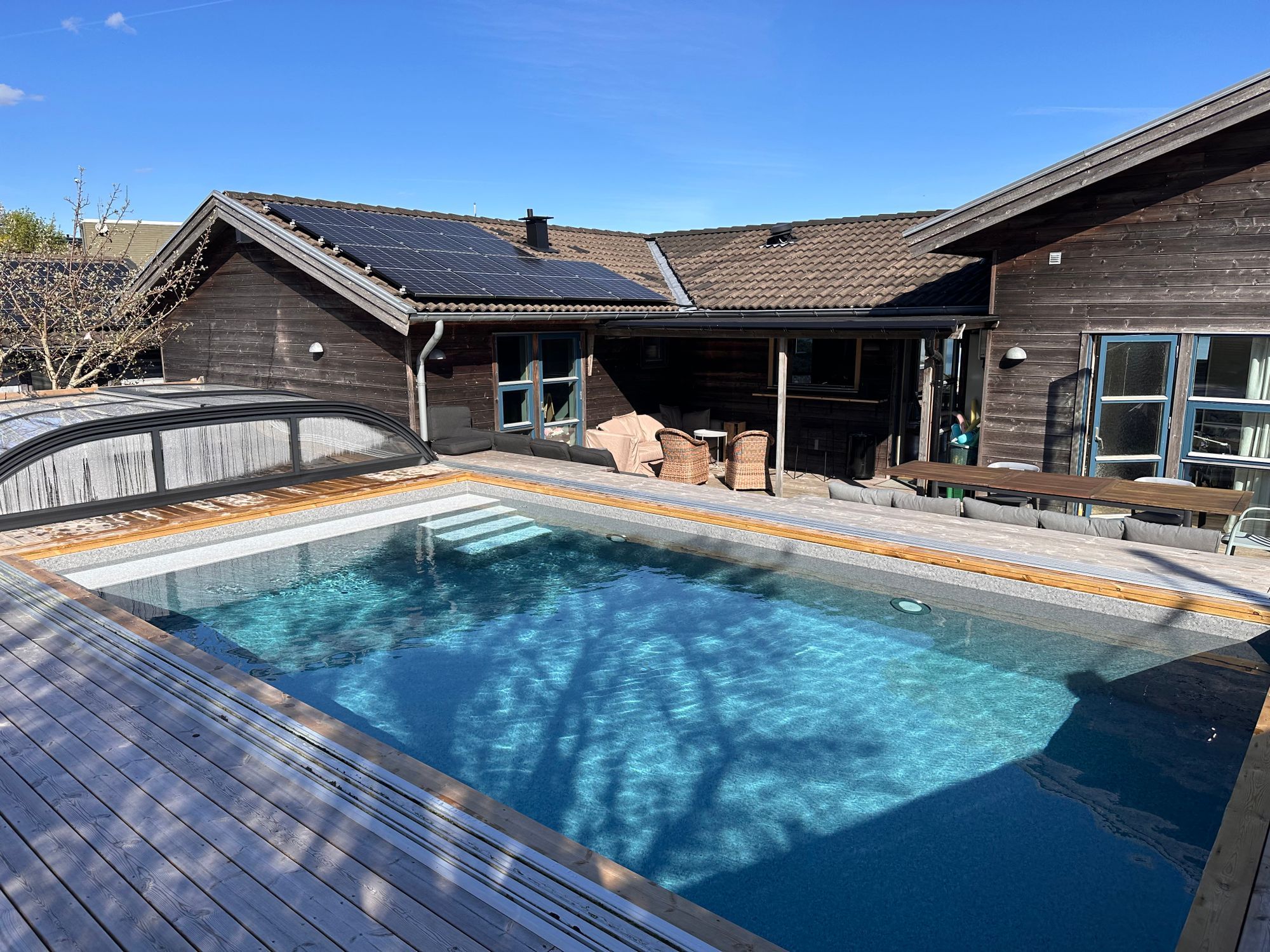 Drömvilla med pool vid stranden i Gottskär, Onsala – bild 2 av 24
