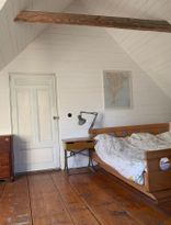 Vackert hus från 1700-talet med sjöutsikt