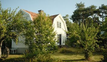 Sekelskiftesvilla mitt i Grisslehamn
