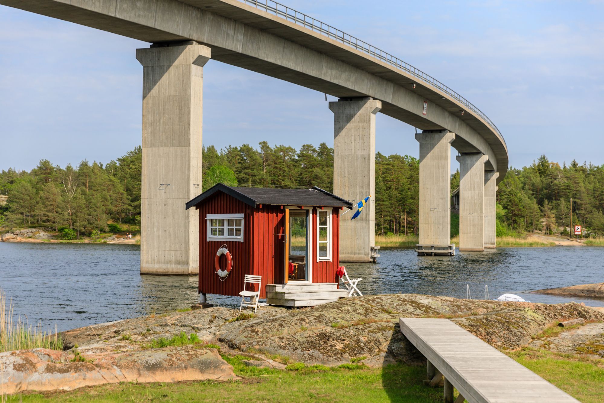 Vackert skärgårdshus med havstomt och egen badö – bild 12 av 24