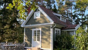 Magisk stuga på sjötomt med egen brygga