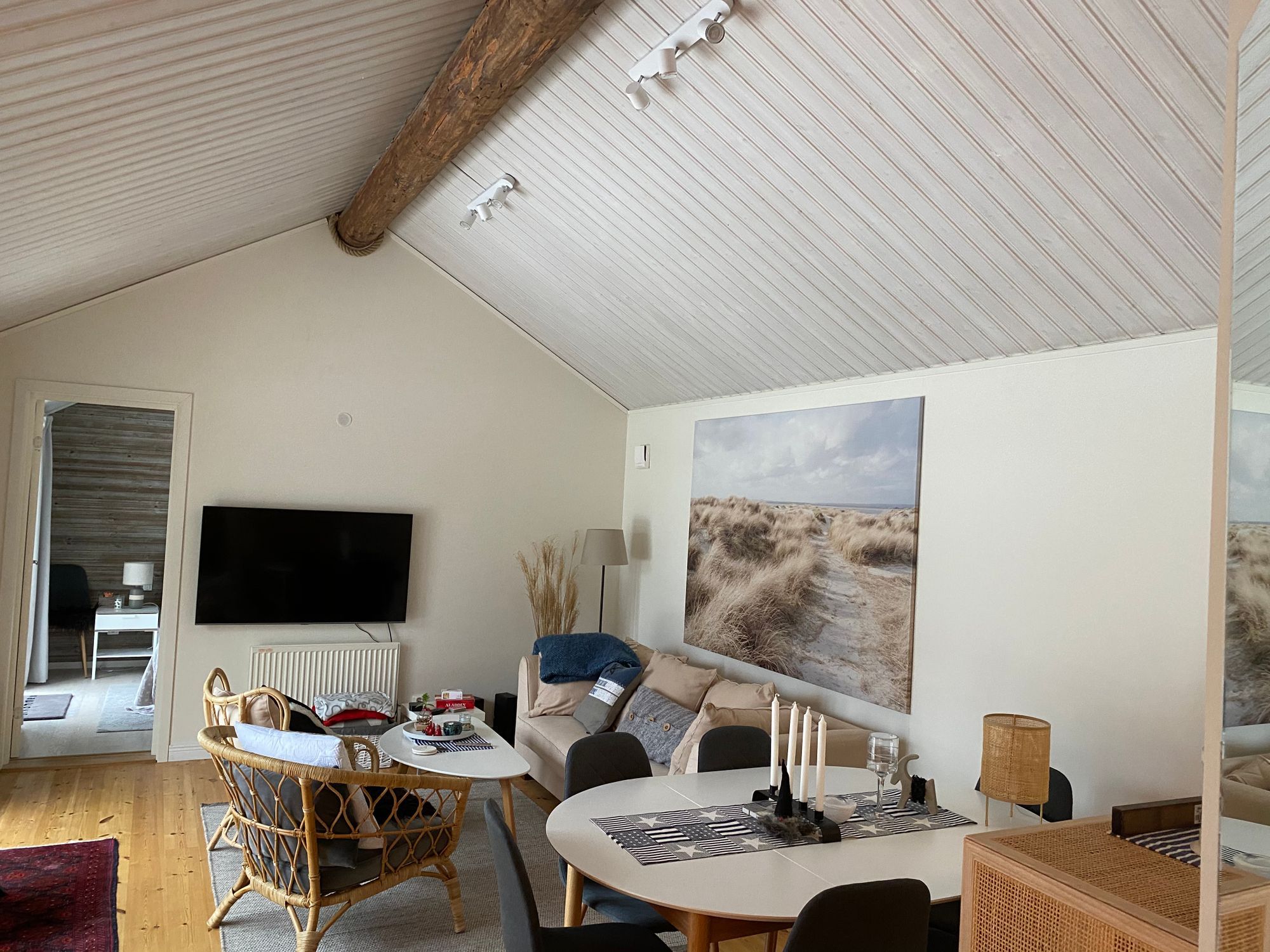 Sommarhus vid havet i idylliska Vilshärad – bild 3 av 24