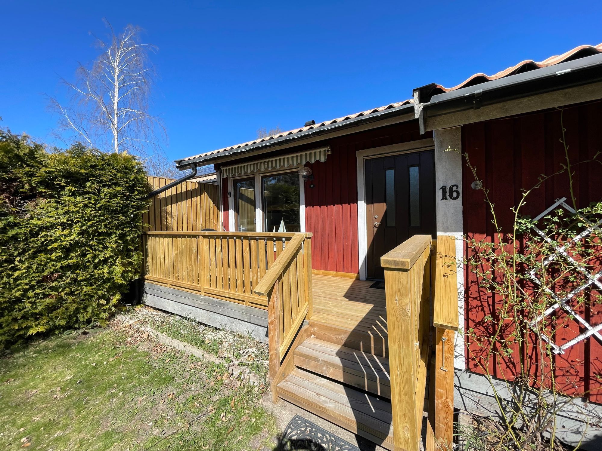 Mysig liten stuga i skärgården Figeholm – bild 3 av 24