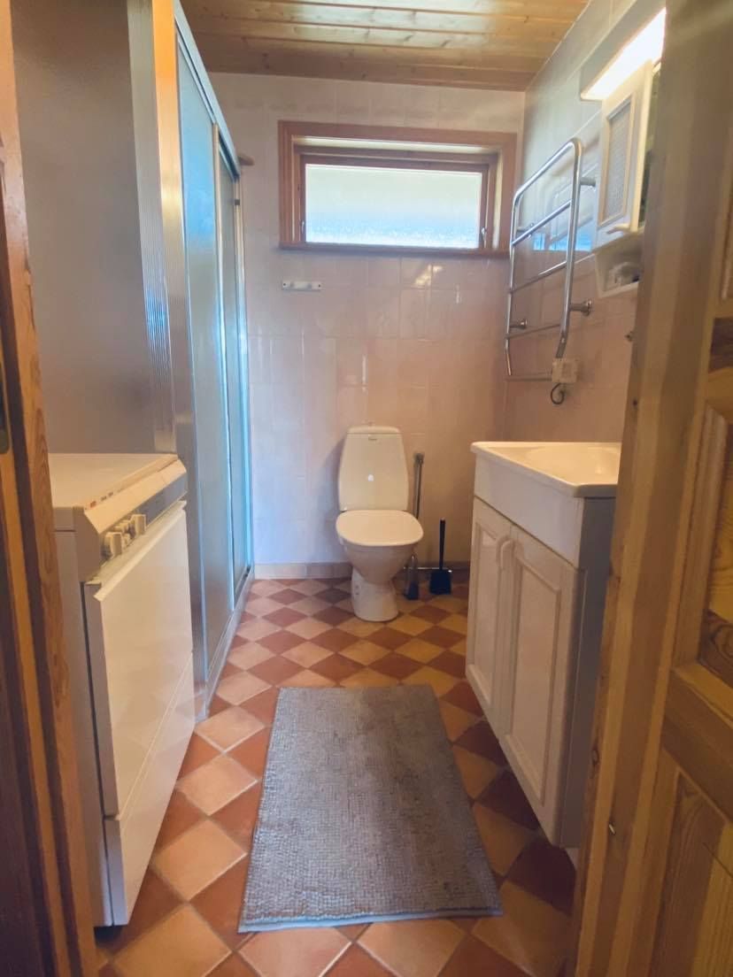 Havsnära stuga med stor tomt. – bild 10 av 12