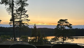 Välutrustat fritidshus med fantastisk utsikt