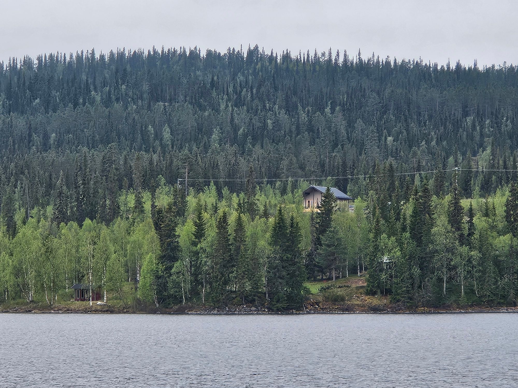 Jukta Lodge. Nybyggd timrat stuga i Juktådalen – bild 13 av 20