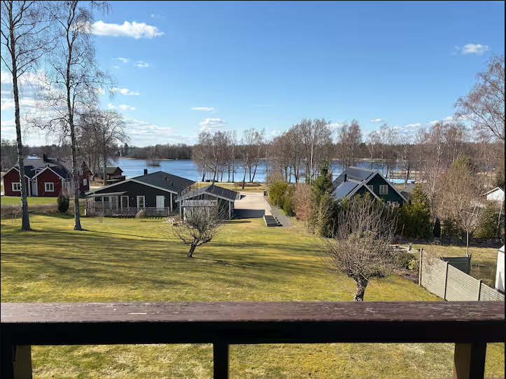 Fritidshus i Småland i byn Bolmen med Sjöutsikt – bild 4 av 17