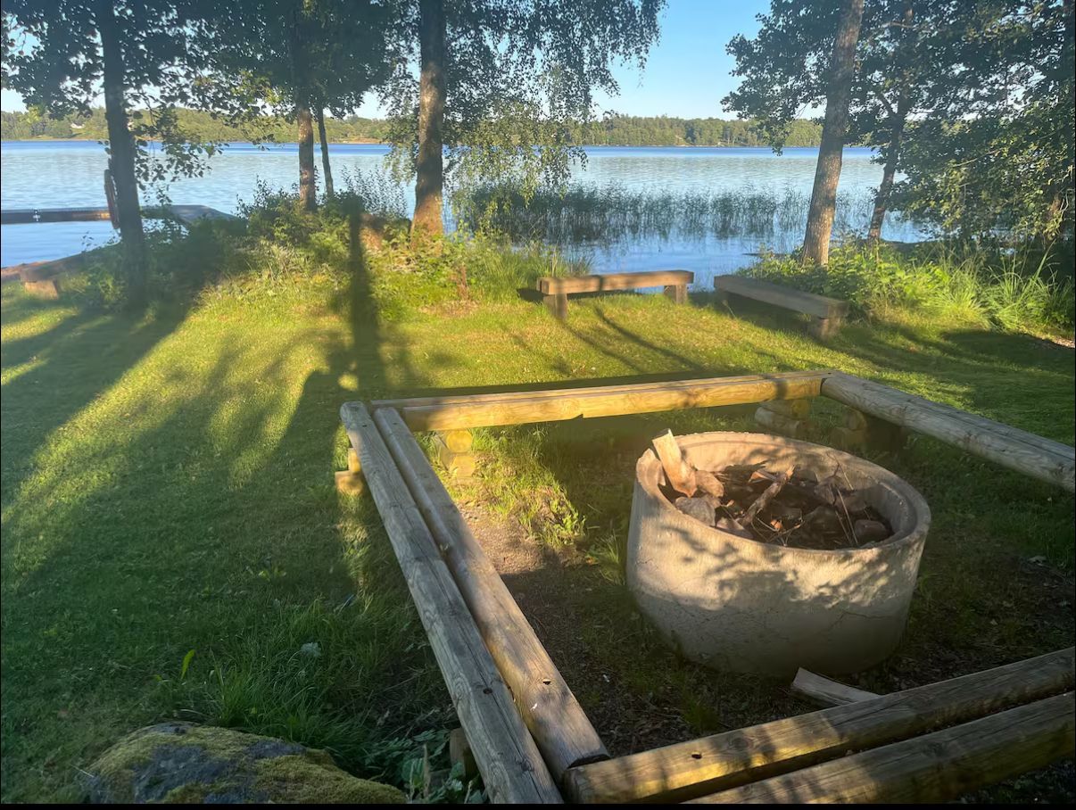 Charmig familjestuga nära sjön Bolmen – bild 19 av 24
