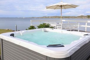 West coast villa with sauna and Jacuzzi