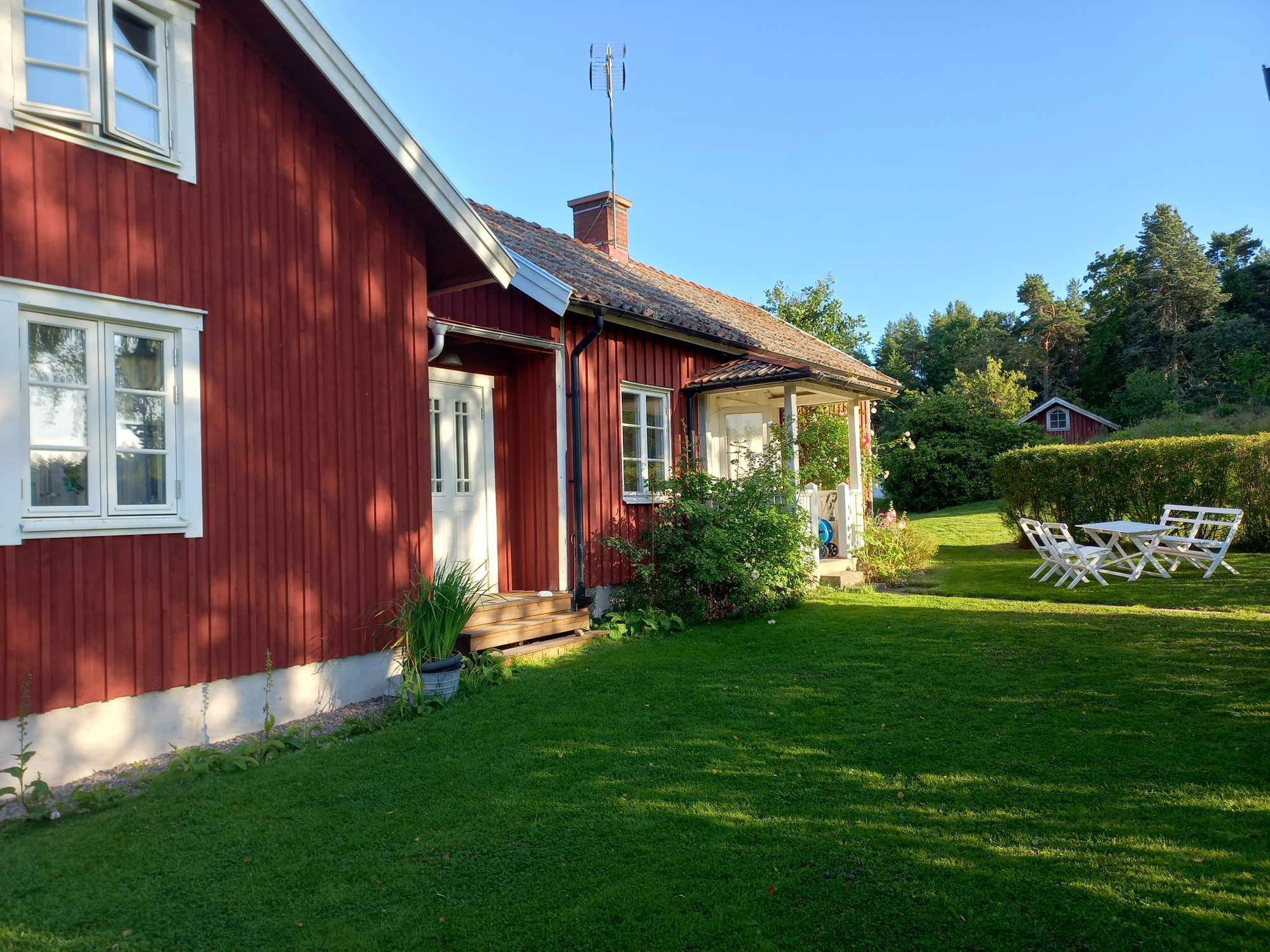 Stuga på Kållandsö – bild 2 av 24