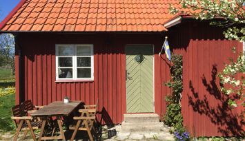 Torp i full grönska nära Arild och Kullen