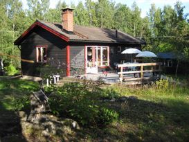 Sunny cottage north of Stockholm