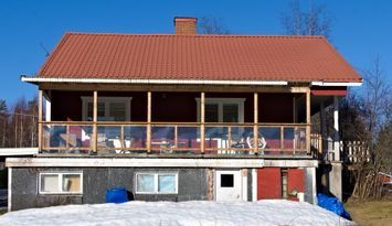 Stort hus nära Kungsberget och natur
