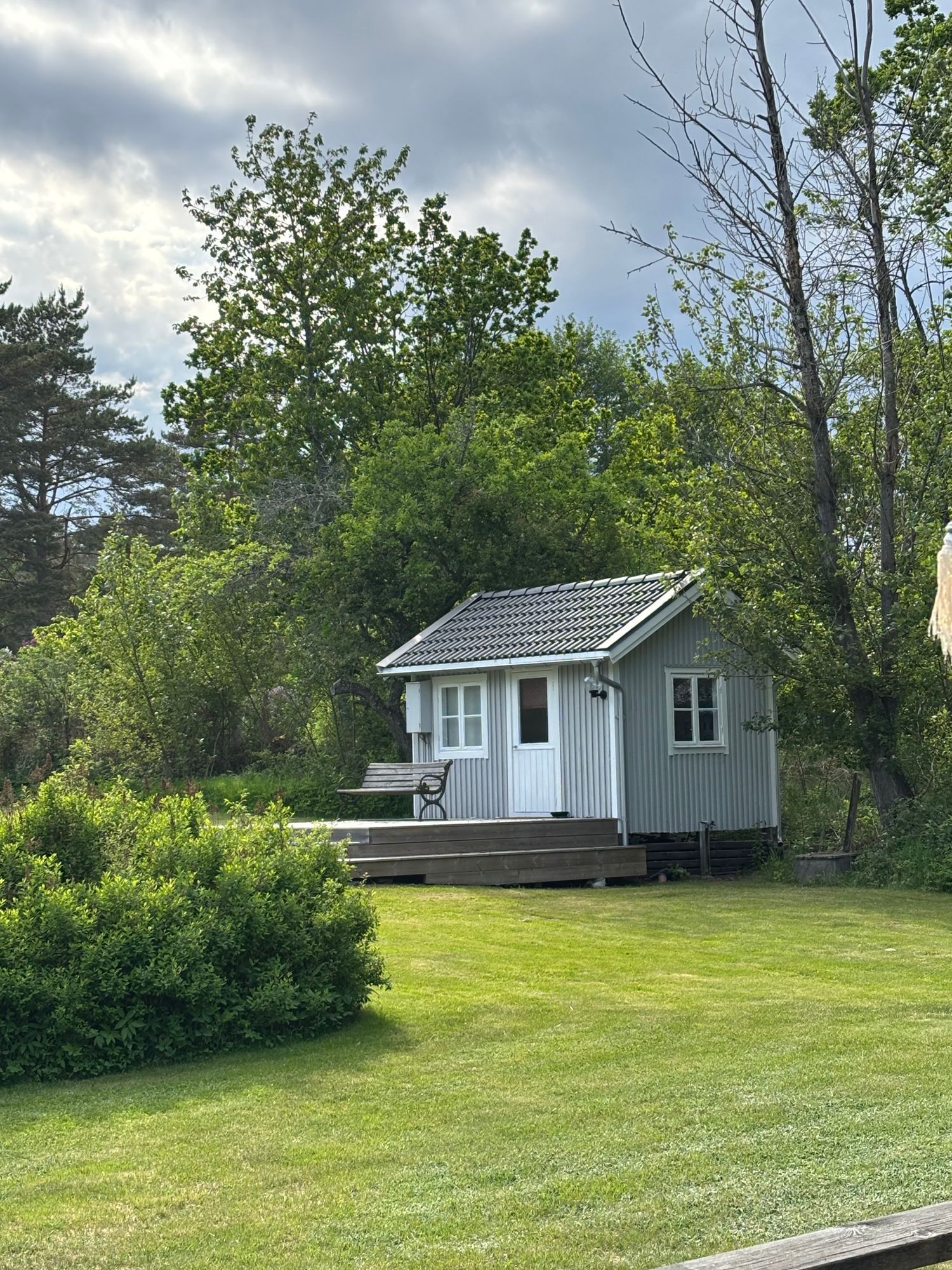 Rymligt skärgådshus med panoramautsikt över havet – bild 15 av 19