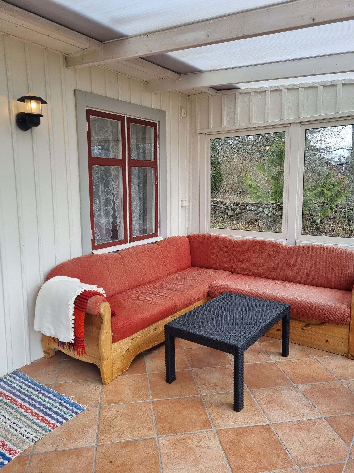 Soligt med stor tomt – bild 7 av 24