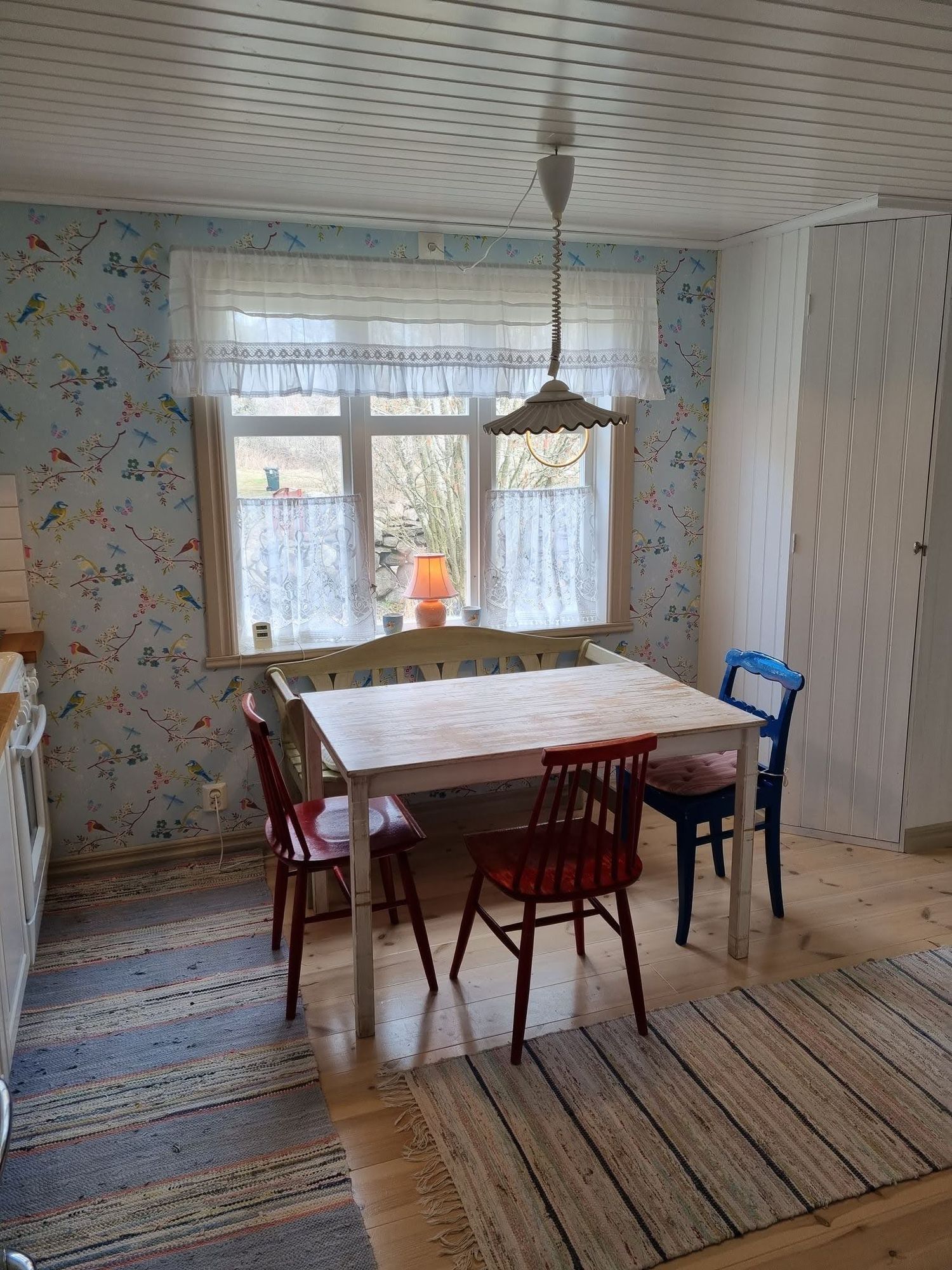 Soligt med stor tomt – bild 12 av 24