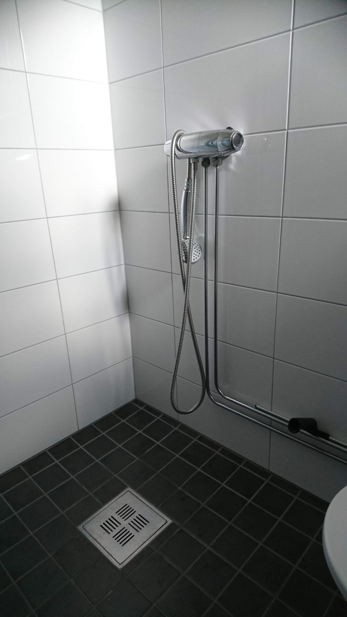 Soligt med stor tomt – bild 18 av 24