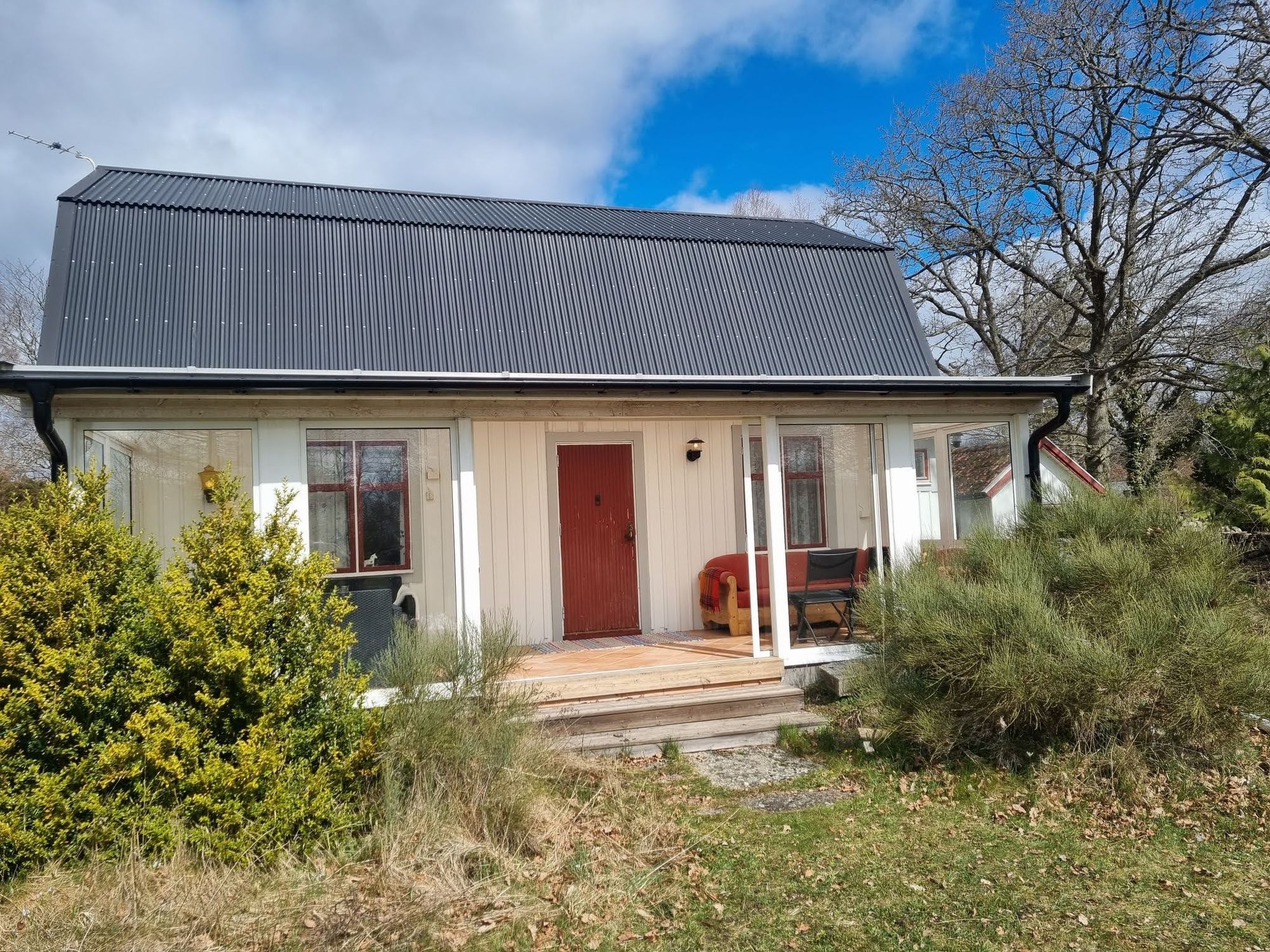 Soligt med stor tomt – bild 5 av 24