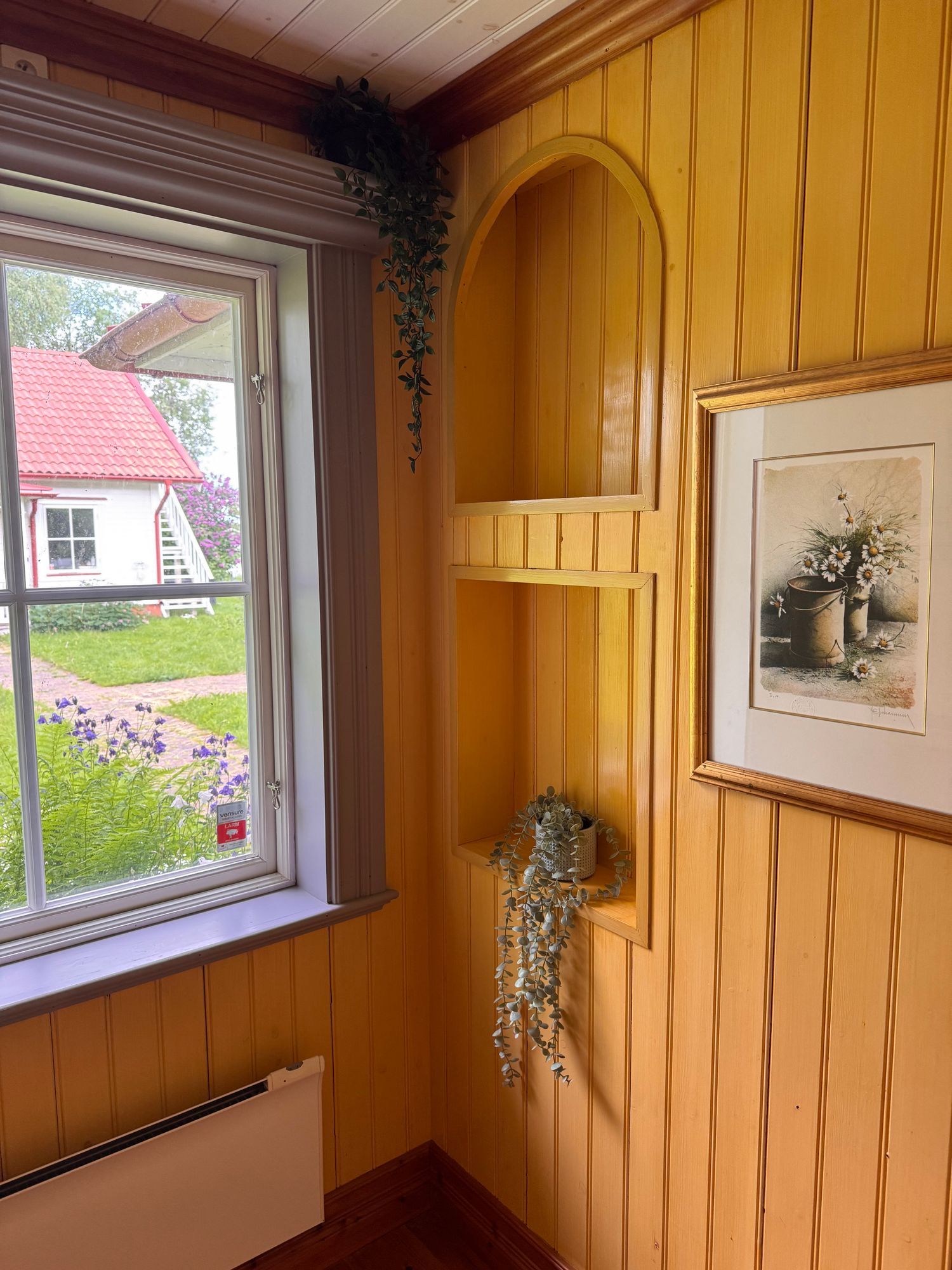 Två gästhus på sjötomt – bild 23 av 24
