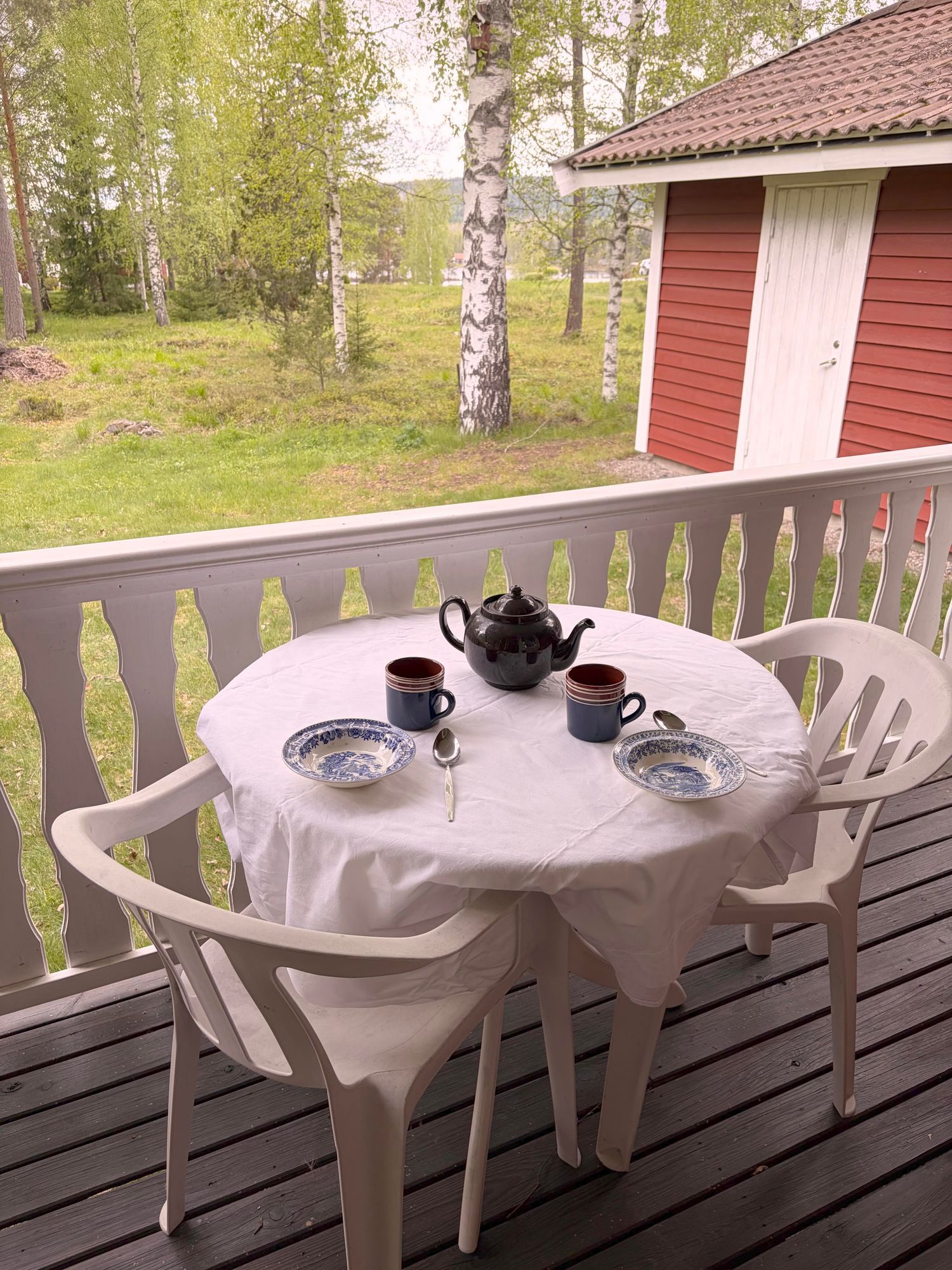 Stuga vid sjö, 3 sovrum, gäststuga eget kök, bad – bild 5 av 24