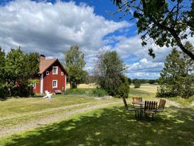 Charming cottage in a rural setting