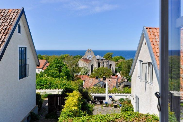 Stuga i Visby med 12 + 2 bäddar #36887