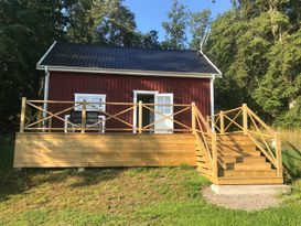 Gemütliche Hütte mitten im Wald, 750 m zum See