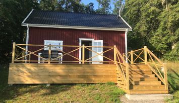 Stuga i lugnt läge nära till sjö