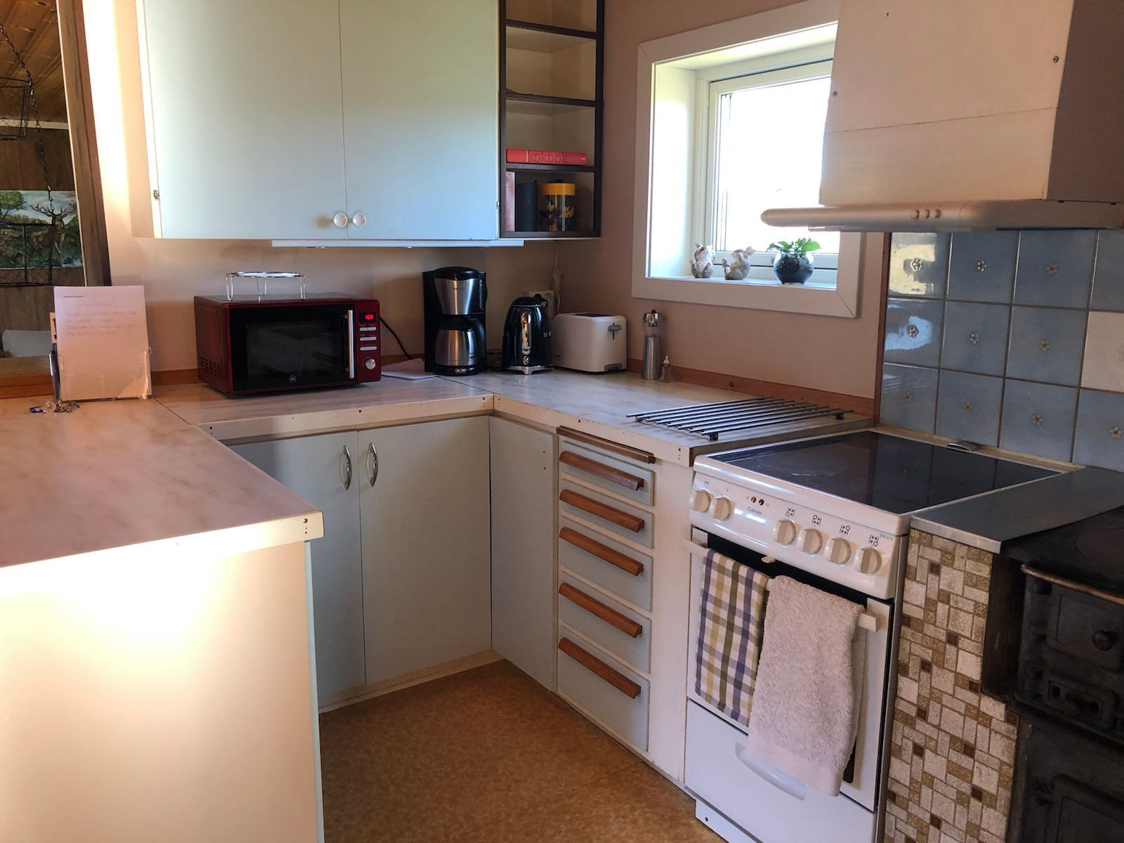 Mysig stuga på egen gård – bild 8 av 10