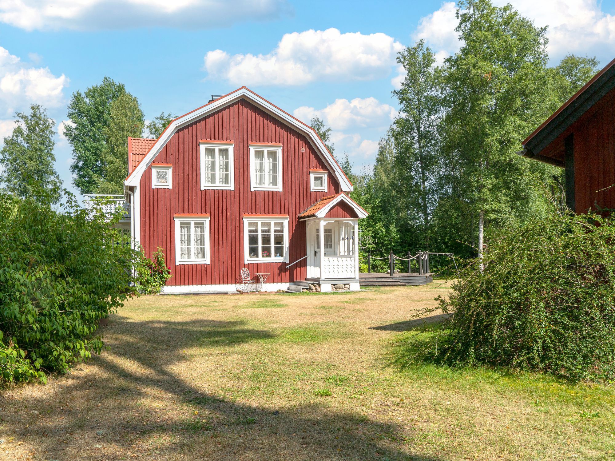 Genuint smålandshus vid sjön Bellen, Mariannelund, – bild 3 av 24
