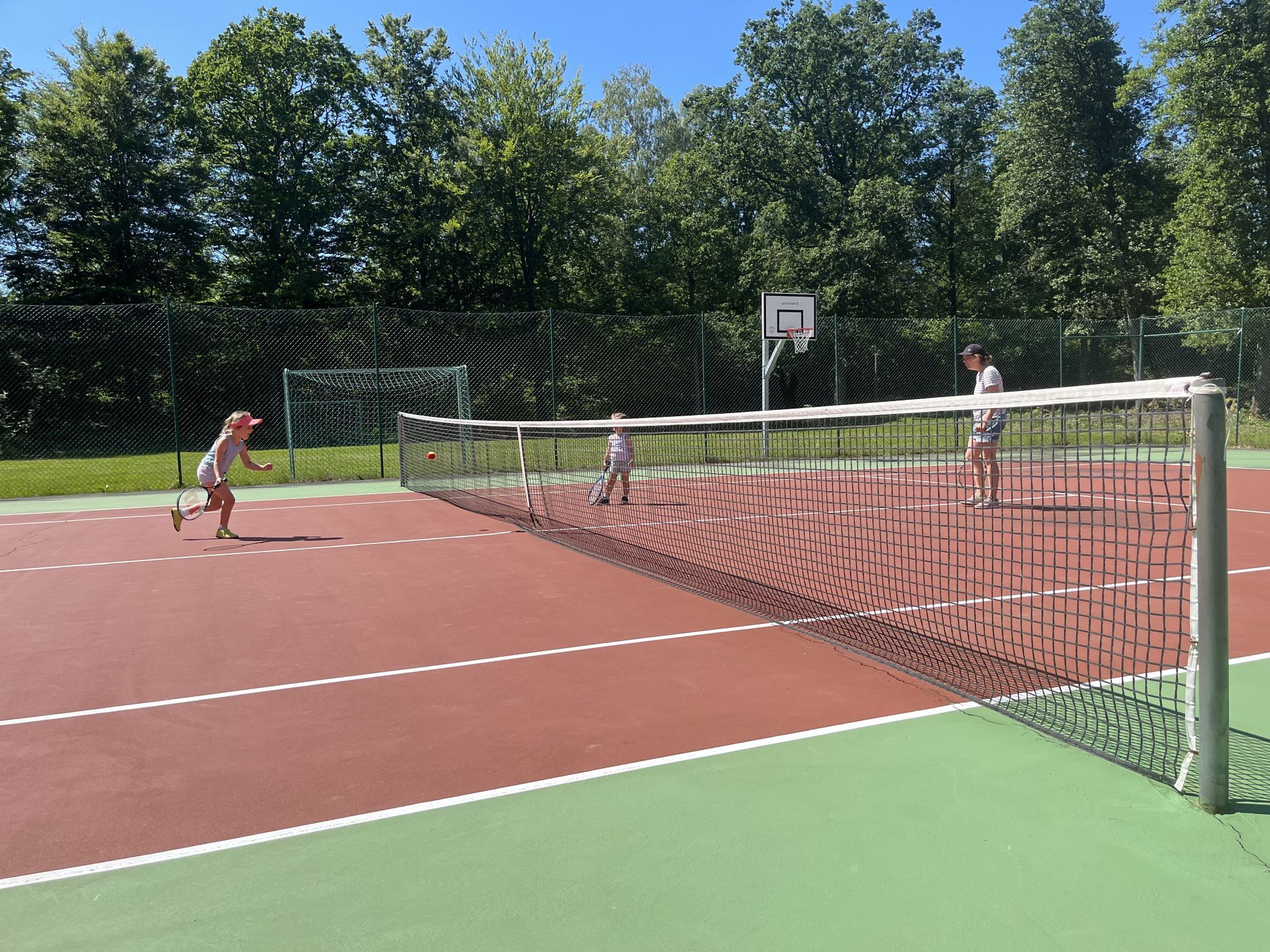 Stuga i Skåne med tillgång till pool & tennisbana – bild 3 av 19