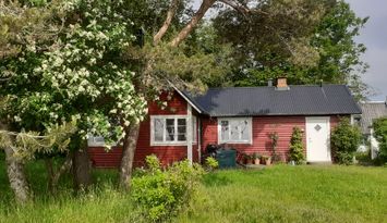 Stuga alldeles vid havet