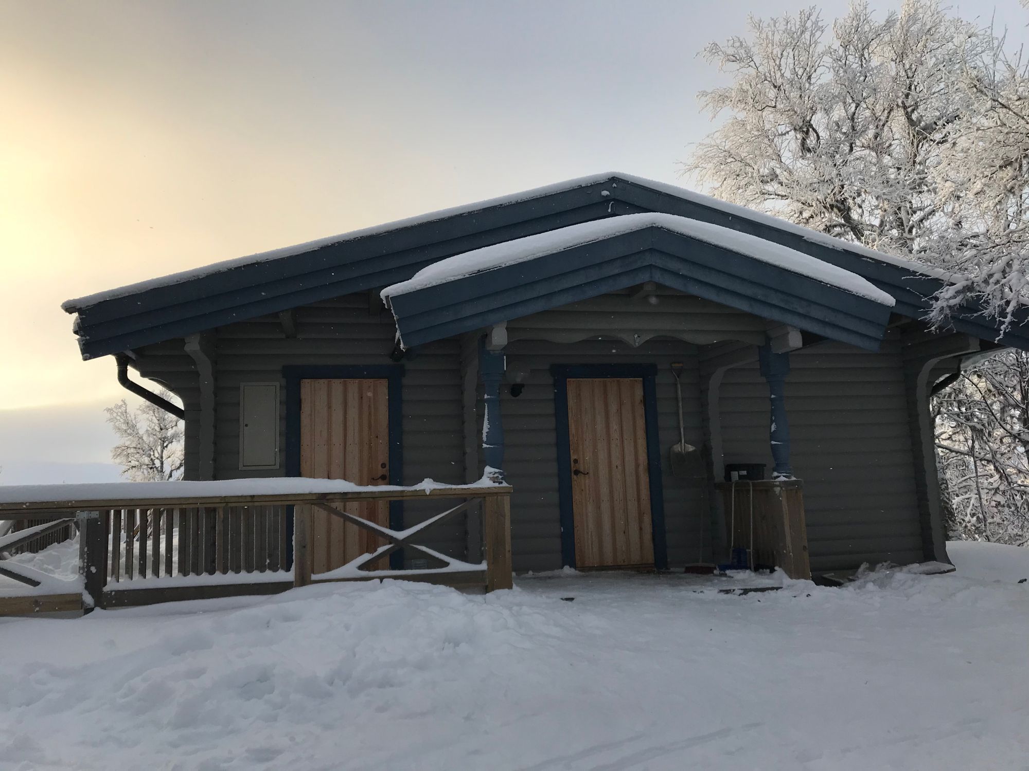 Mysig stuga uppe på fjället, nära till tur – bild 23 av 24
