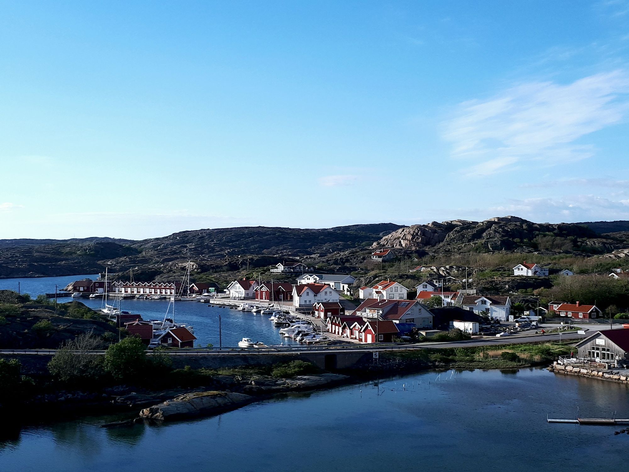 Härligt hus och trägård på västra Tjörn – bild 20 av 22